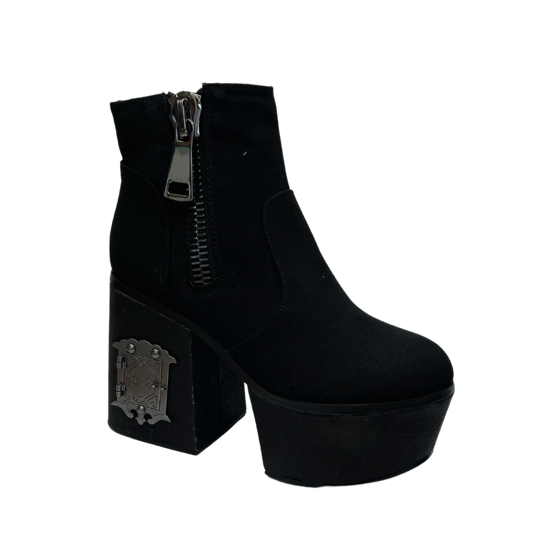 VOYAGE PORTAL Black Ankle Boots